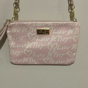 NWOT Betsey Johnson Crossbody Bag / Wristlet